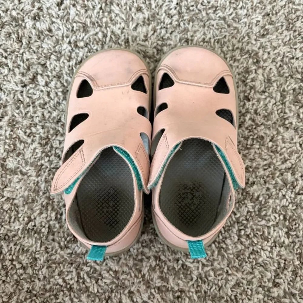 Size 10.5 / Toddler Girl Ten Little Sandals